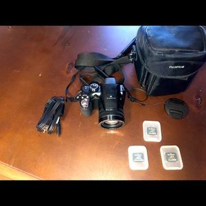 Fuji film 14 mega pixel fine pix s digital camera